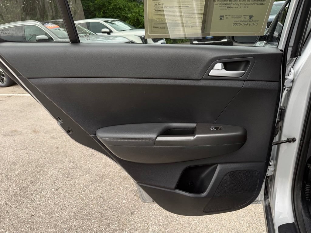 Used 2020 Kia Sportage LX AWD/4WD image 10