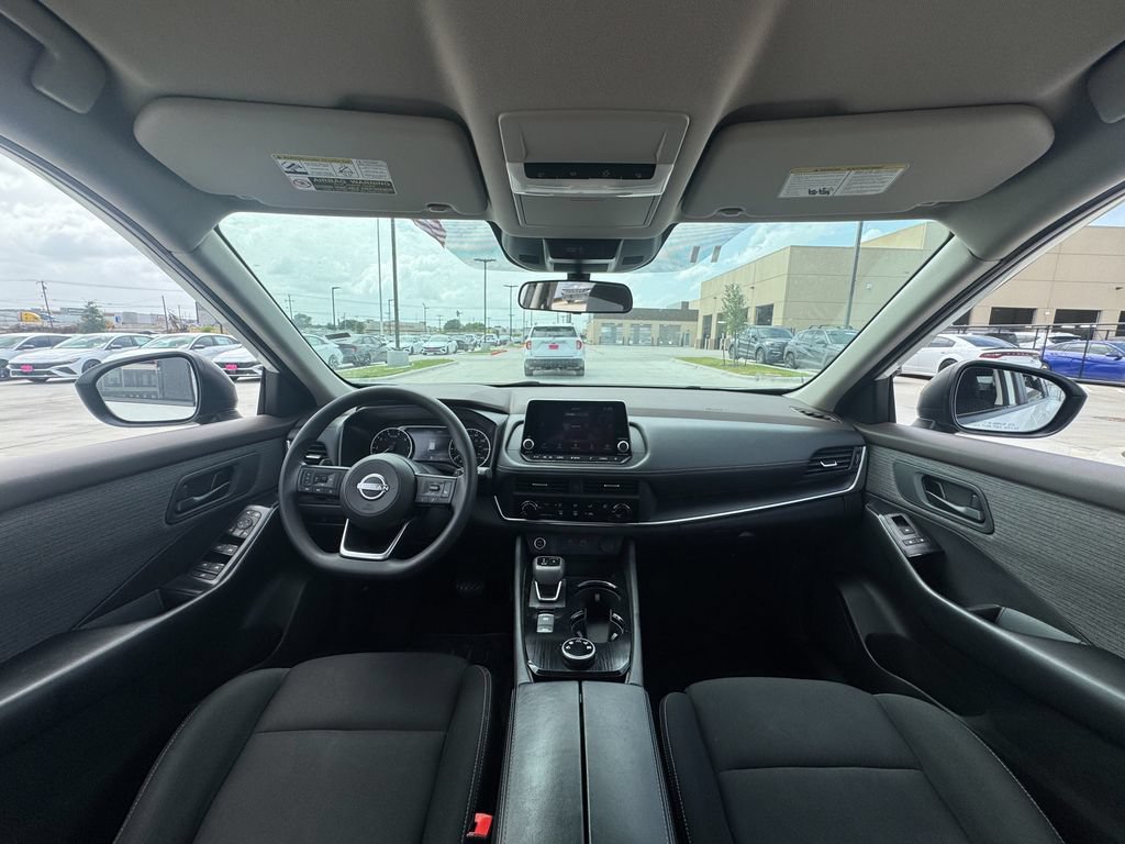 Used 2023 Nissan Rogue S AWD/4WD image 13