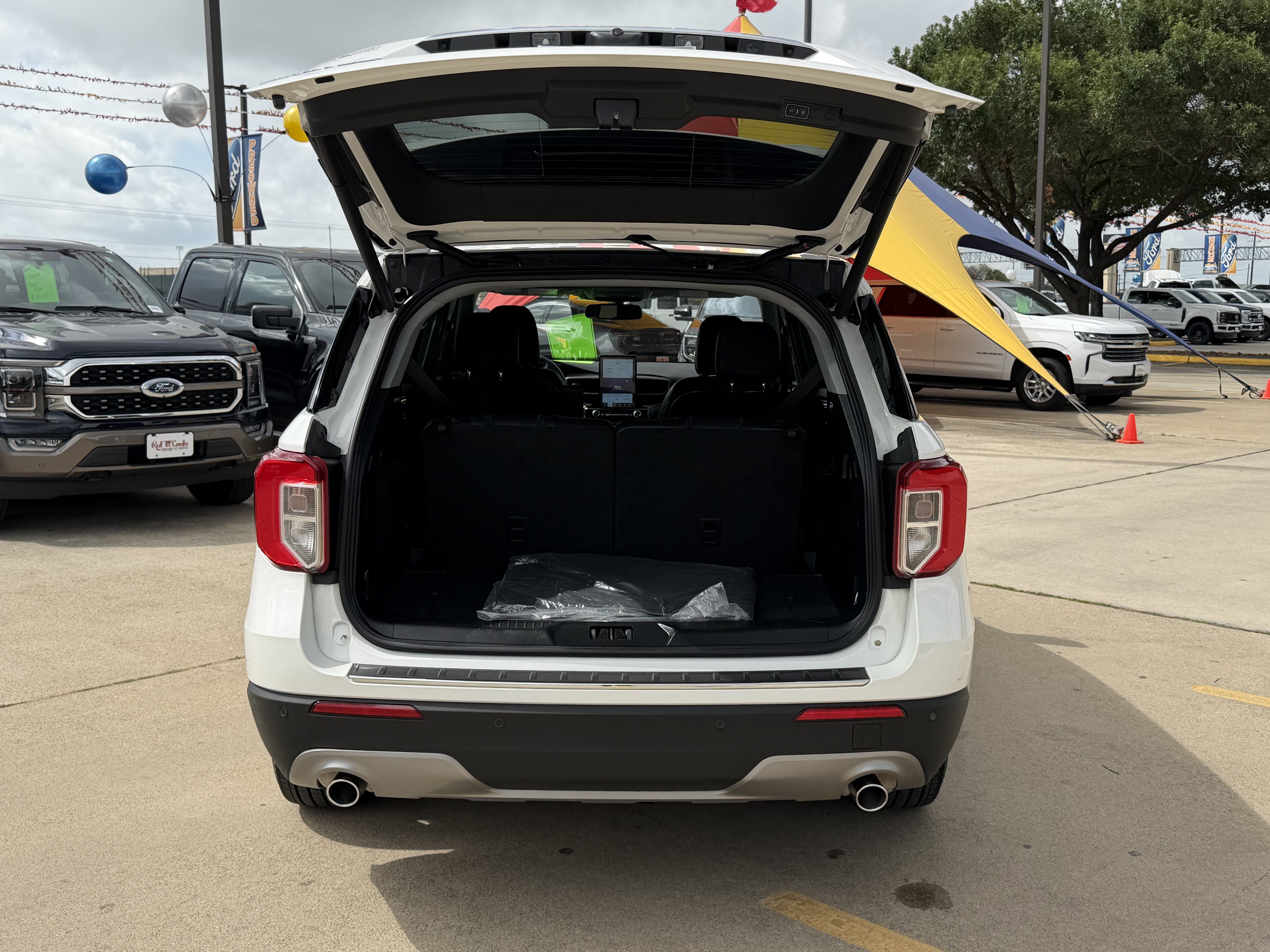 Certified 2024 Ford Explorer Limited w/ Limited Technology Package RWD image 8