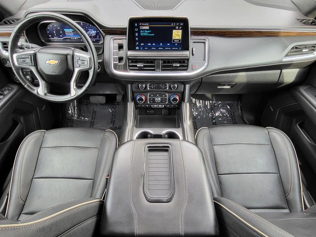 Used 2023 Chevrolet Suburban Premier image 16