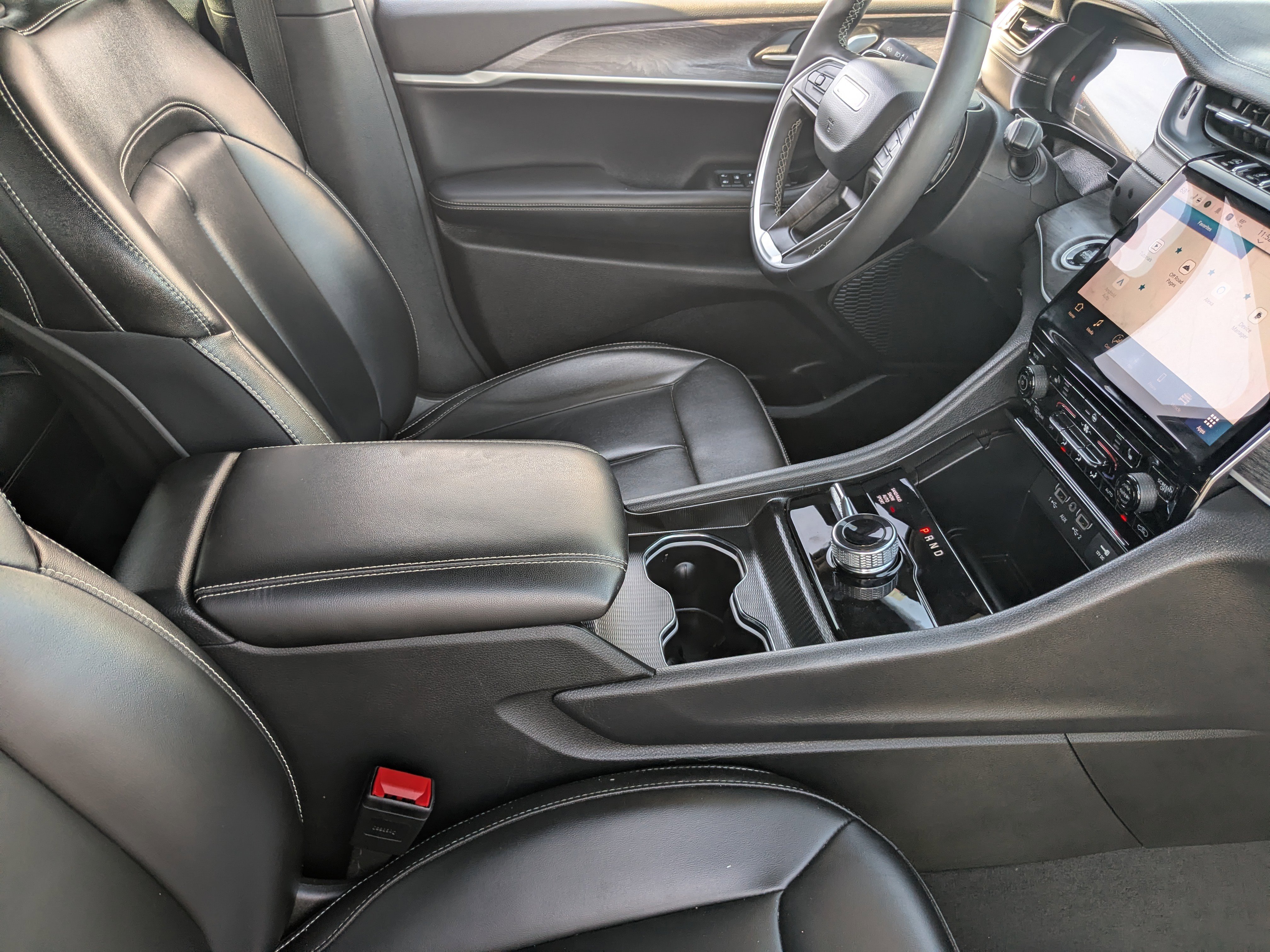 Used 2024 Jeep Grand Cherokee Limited image 11