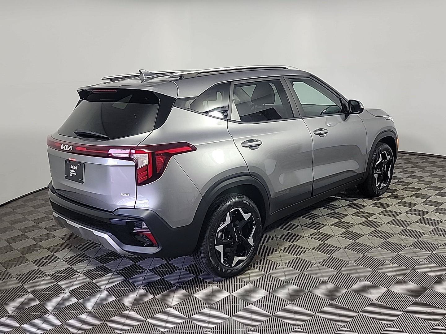 Used 2026 Kia Seltos S AWD/4WD image 4