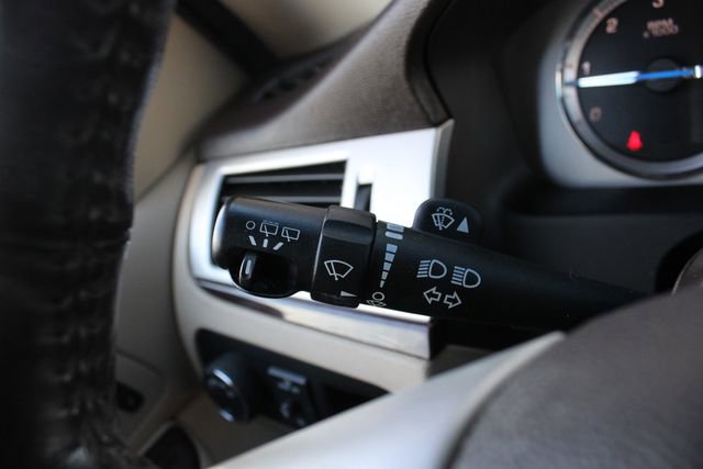 Used 2013 Cadillac Escalade Premium image 11