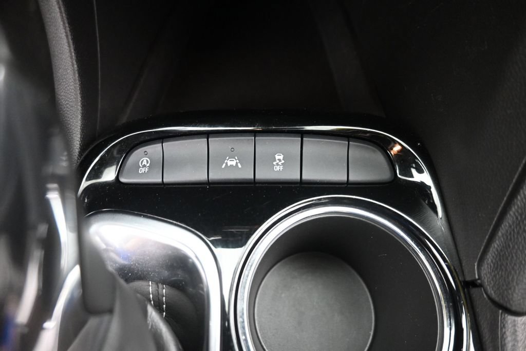 Used 2022 Buick Encore GX Select w/ Sport Touring Package FWD image 22