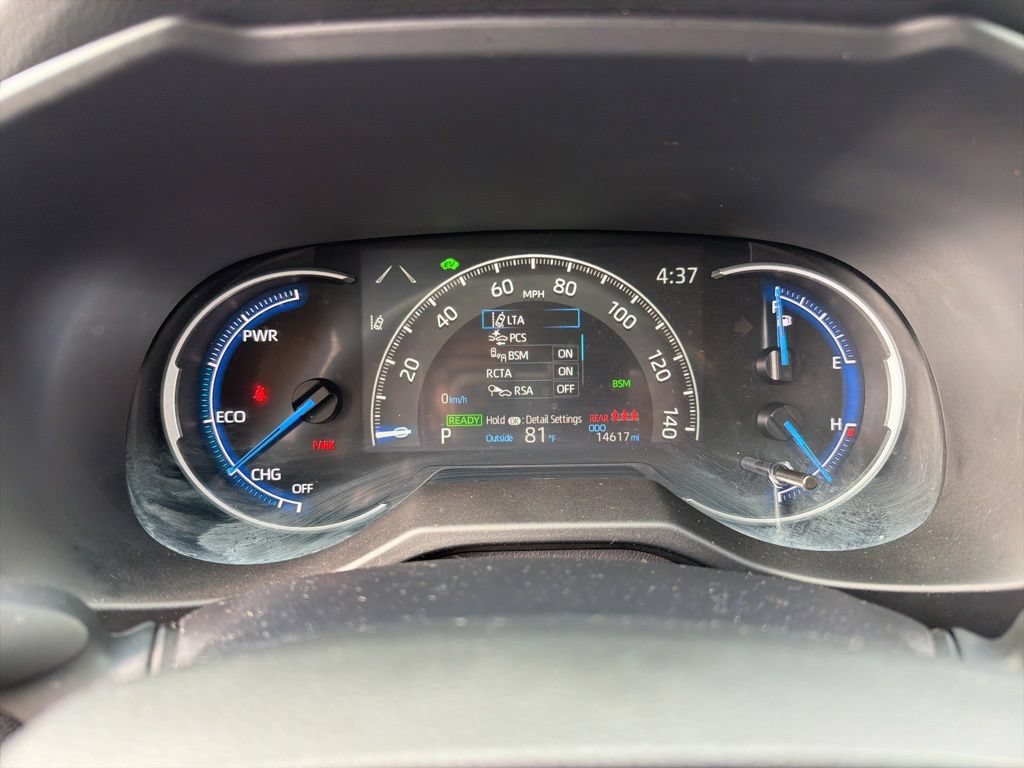 Used 2025 Toyota RAV4 XLE AWD/4WD image 12
