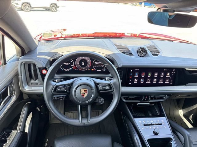 Used 2024 Porsche Cayenne Coupe AWD/4WD image 15
