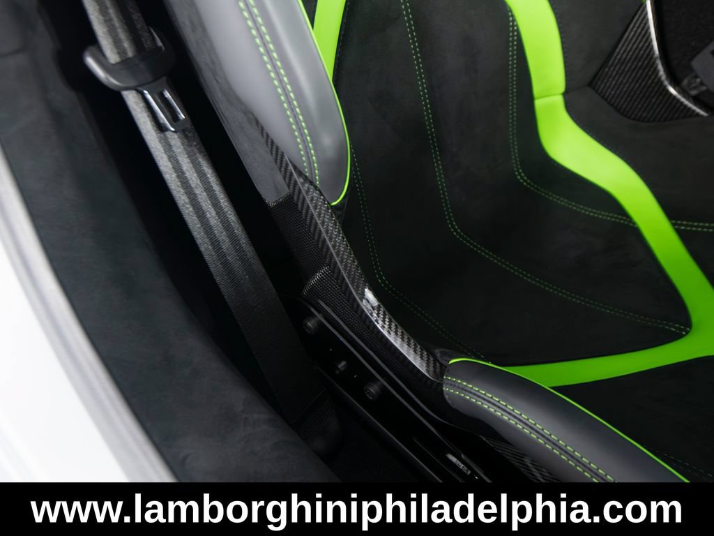 Used 2023 Lamborghini Huracan STO RWD image 35