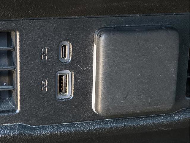 Used 2025 GMC Sierra 1500 SLT AWD/4WD image 16