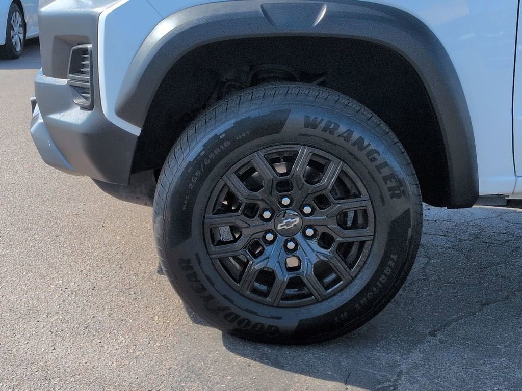 Used 2023 Chevrolet Colorado Trail Boss w/ Technology Package AWD/4WD image 34