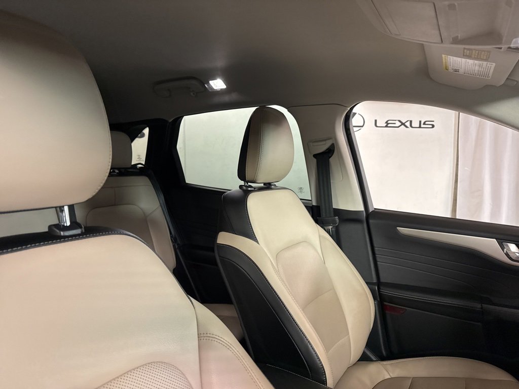 Used 2022 Ford Escape SEL image 10