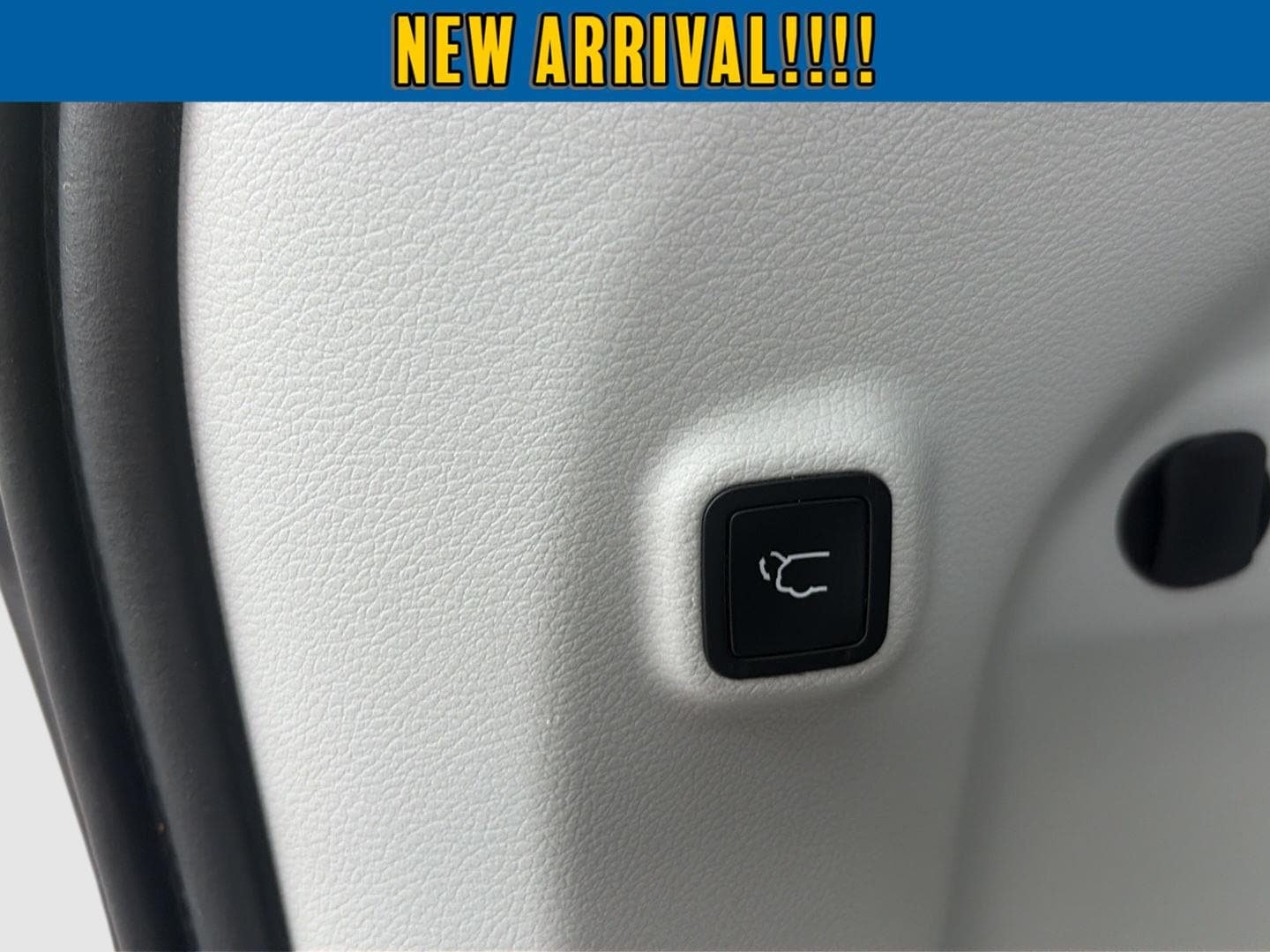 Used 2019 Jeep Cherokee Limited AWD/4WD image 10