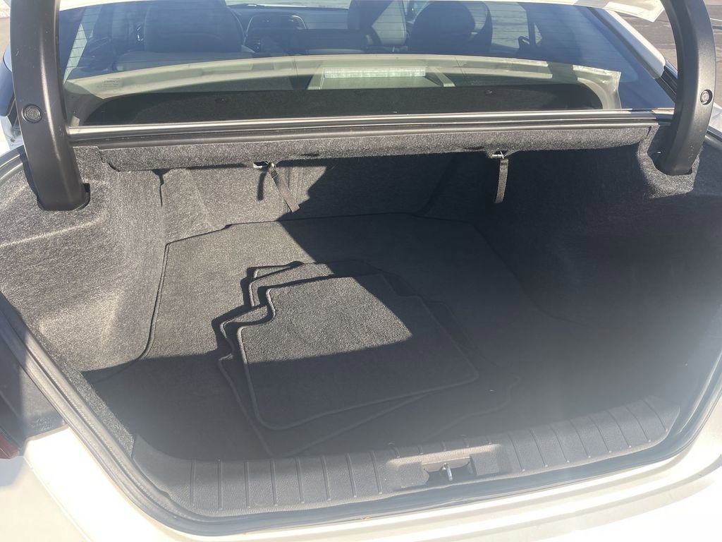 Used 2017 Nissan Maxima SR image 15