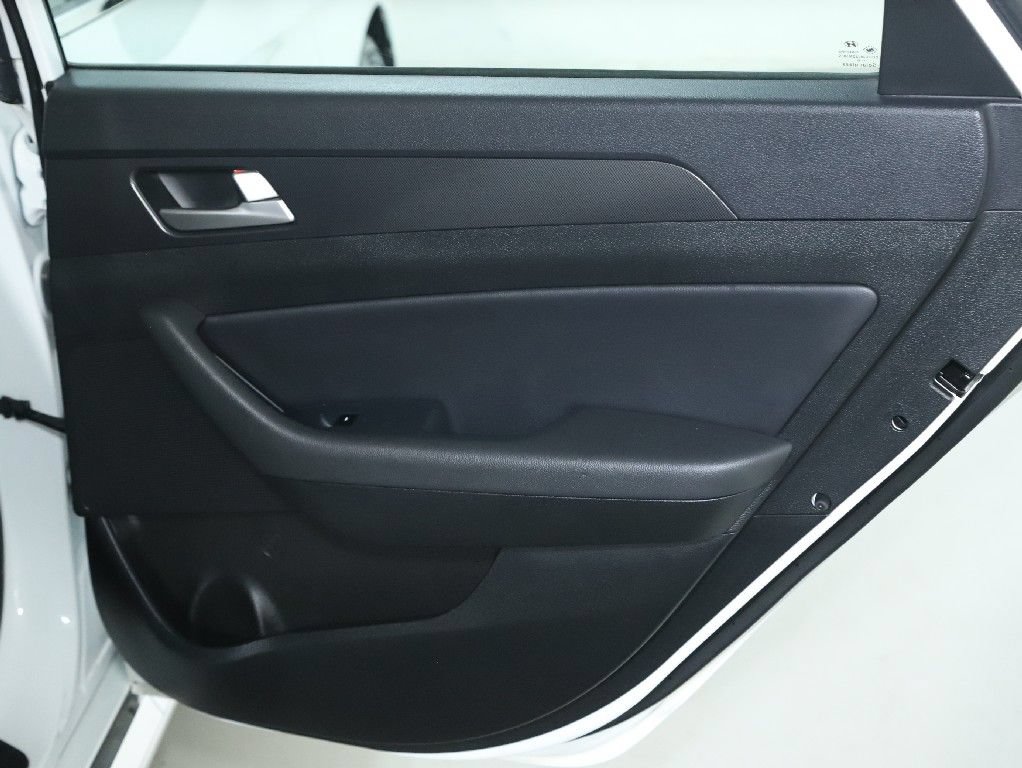 Used 2017 Hyundai Sonata Sport w/ Value Edition Package 02 FWD image 32