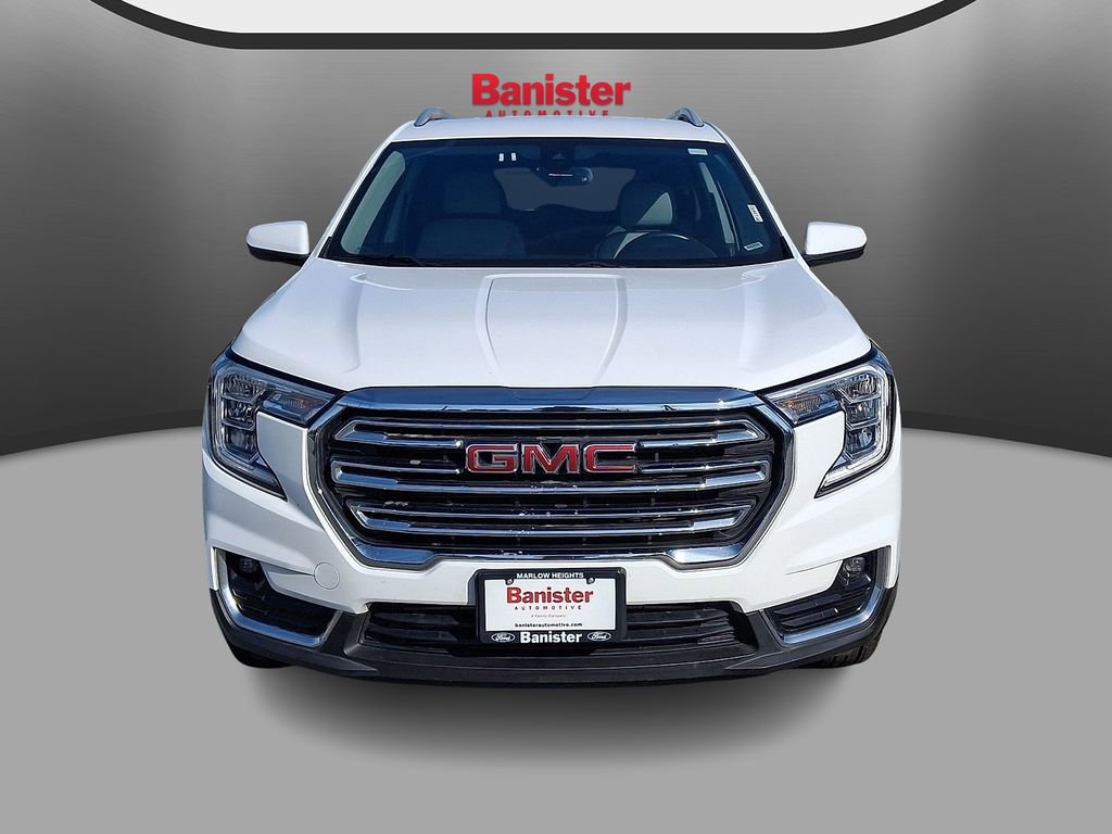 Used 2023 GMC Terrain SLT image 2