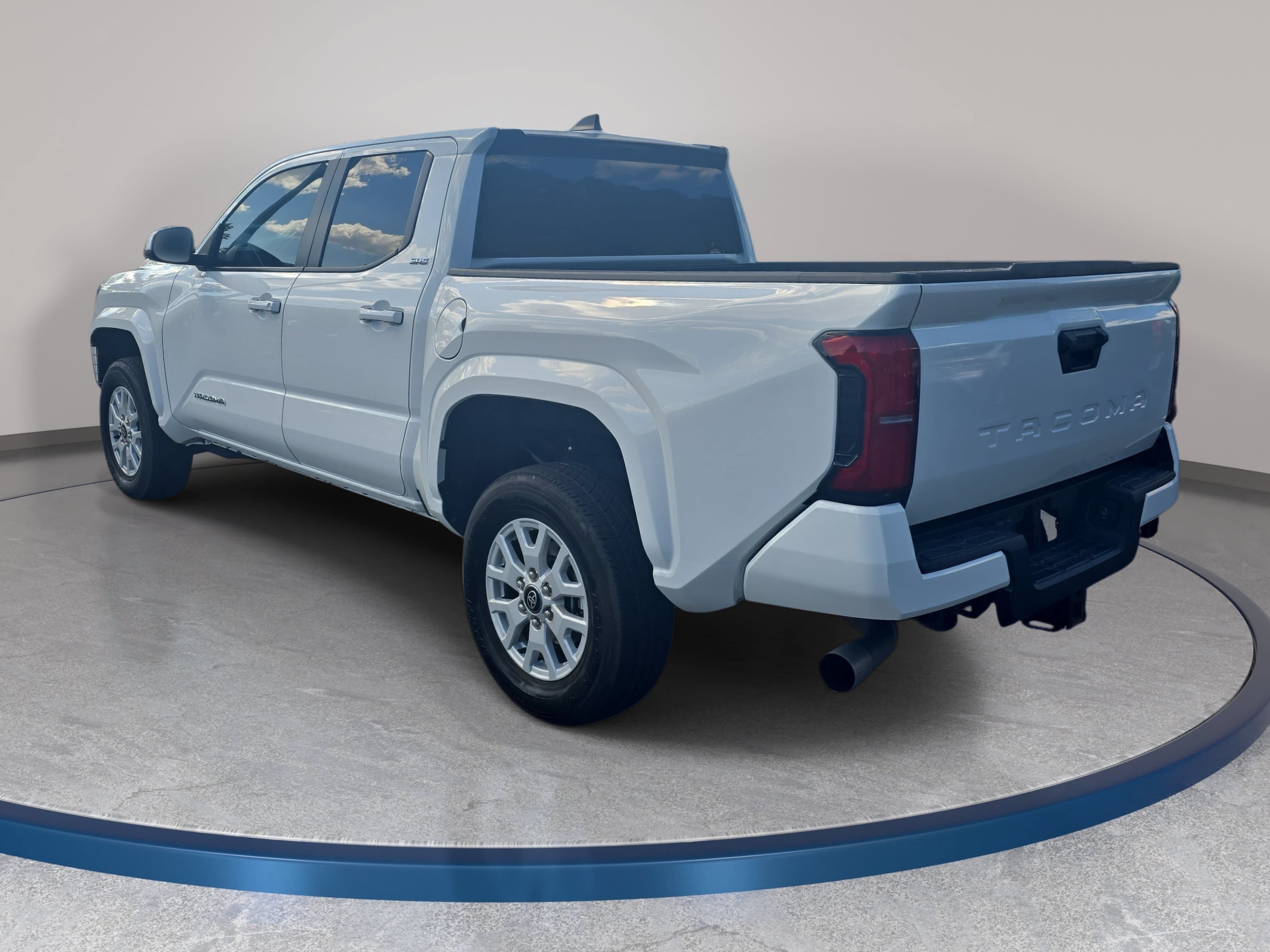 Used 2024 Toyota Tacoma SR5 RWD image 7