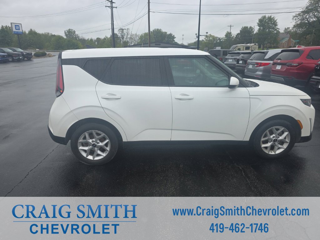 Used 2025 Kia Soul LX w/ LX Technology Package FWD image 7