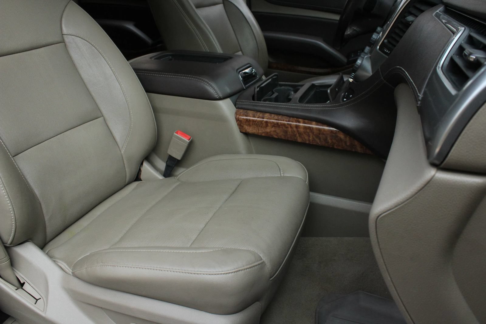 Used 2019 Chevrolet Suburban Premier AWD/4WD image 28