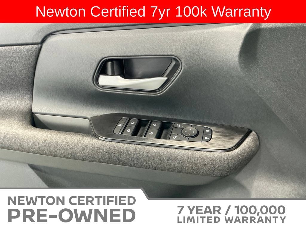 Used 2025 Nissan Kicks SV FWD image 33