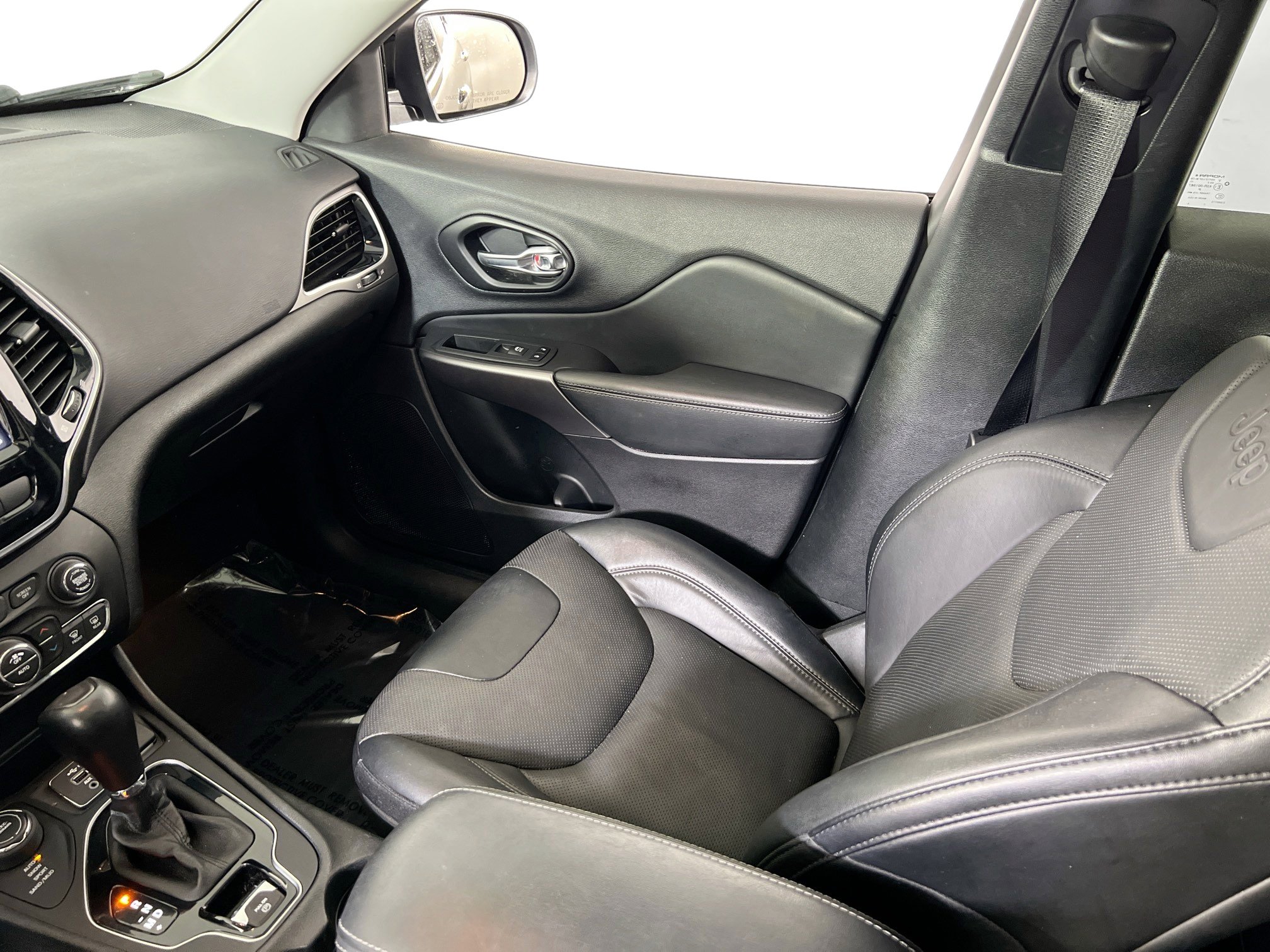 Used 2022 Jeep Cherokee Limited AWD/4WD image 23