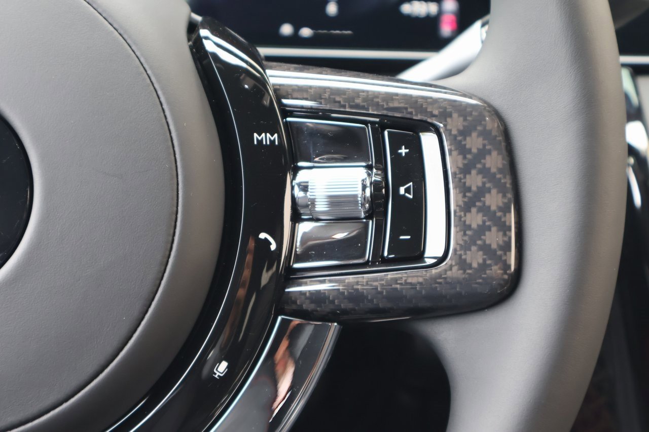 New 2026 Rolls-Royce Cullinan Black Badge image 31