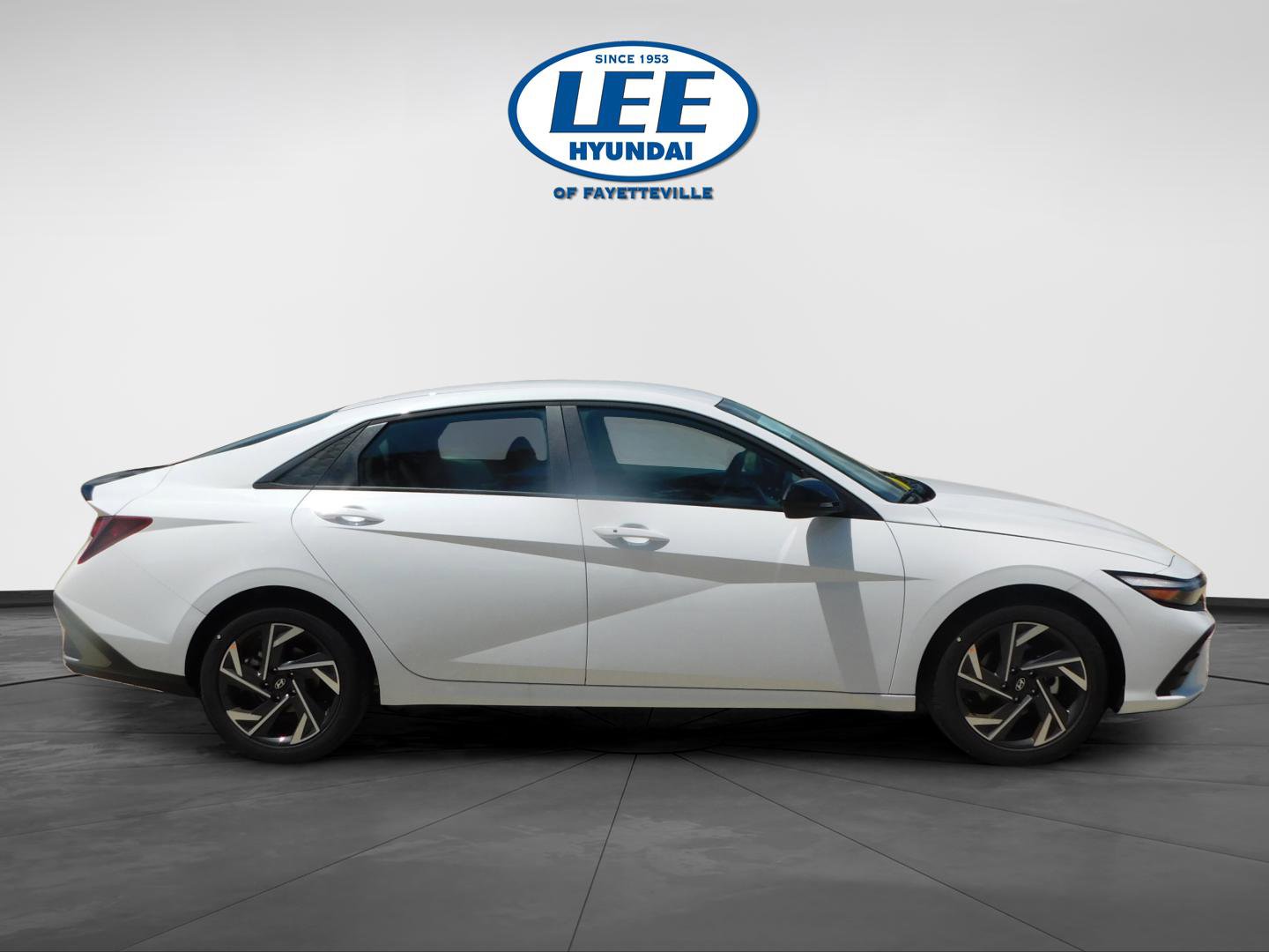 Certified 2025 Hyundai Elantra Sport image 2