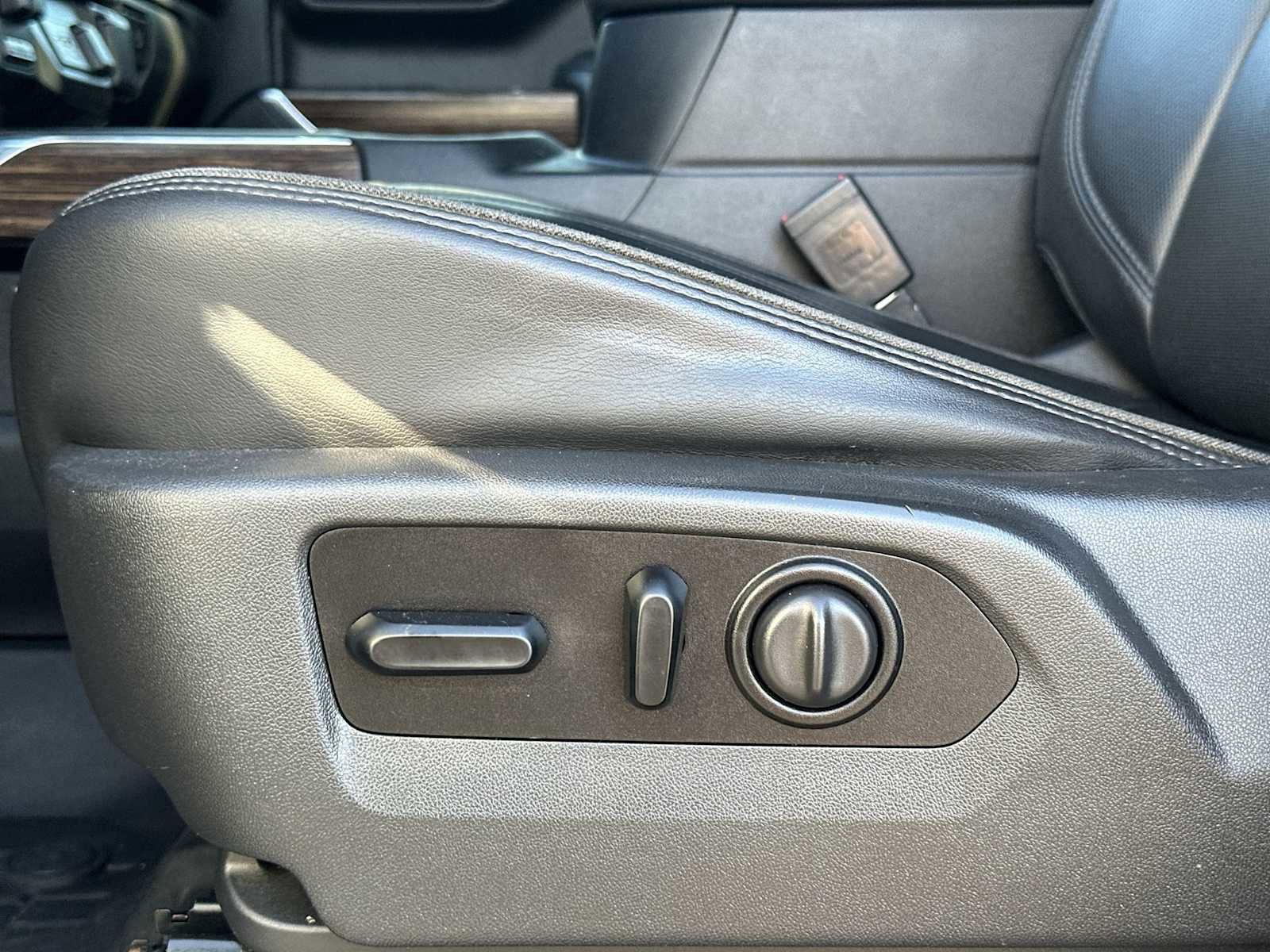 Used 2021 Chevrolet Silverado 1500 High Country w/ Technology Package image 14