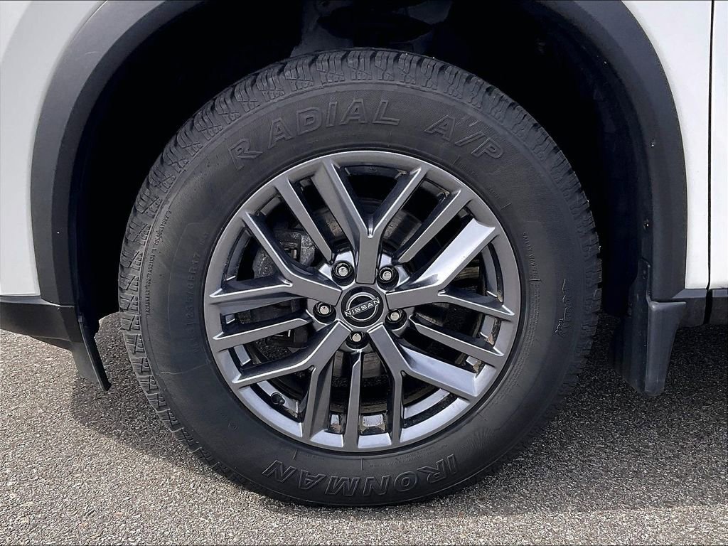 Used 2023 Nissan Rogue S image 7