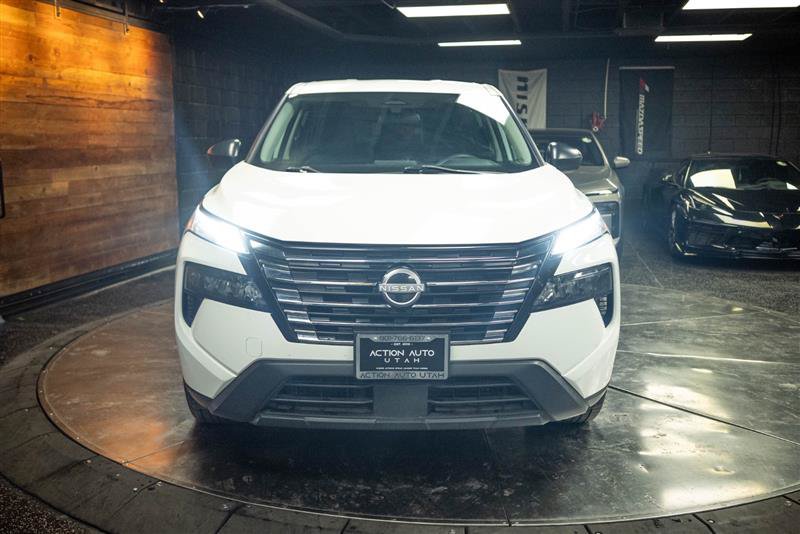 Used 2024 Nissan Rogue S AWD/4WD image 4