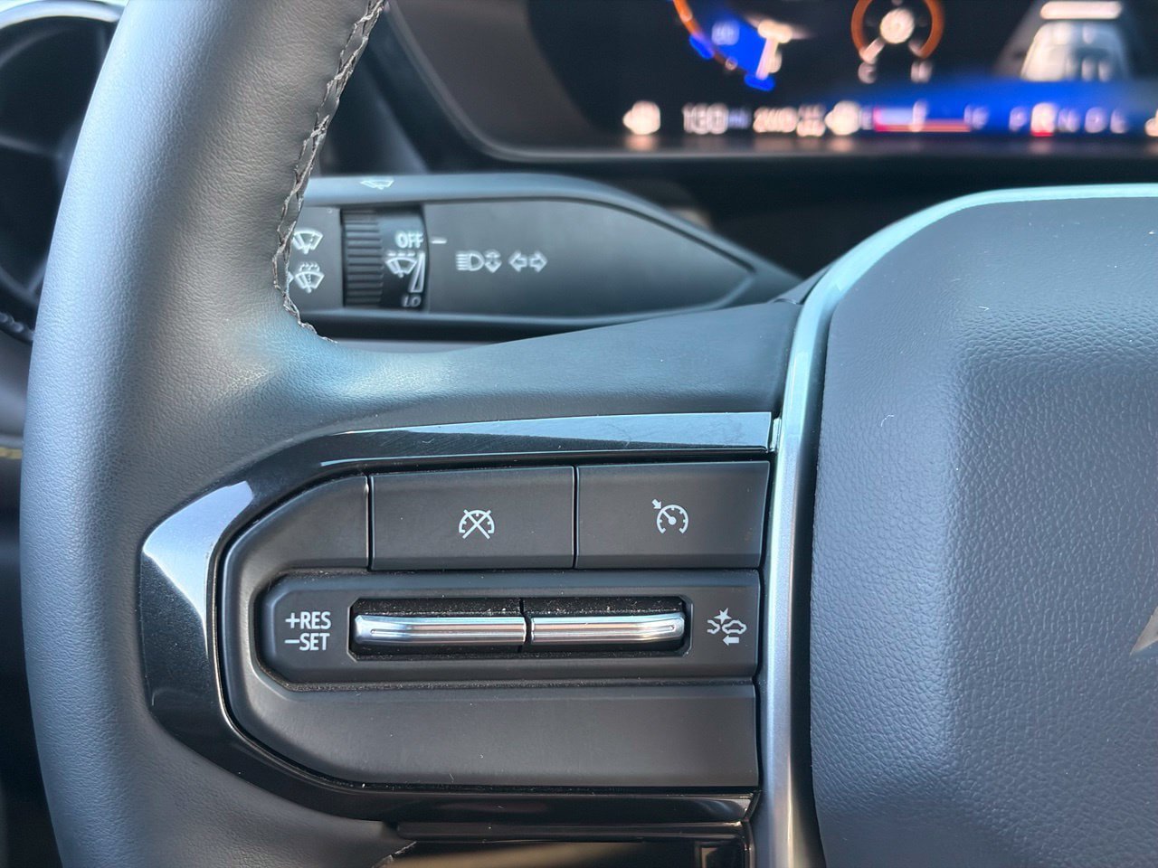 Used 2024 Chevrolet Colorado ZR2 w/ ZR2 Convenience Package III AWD/4WD image 29