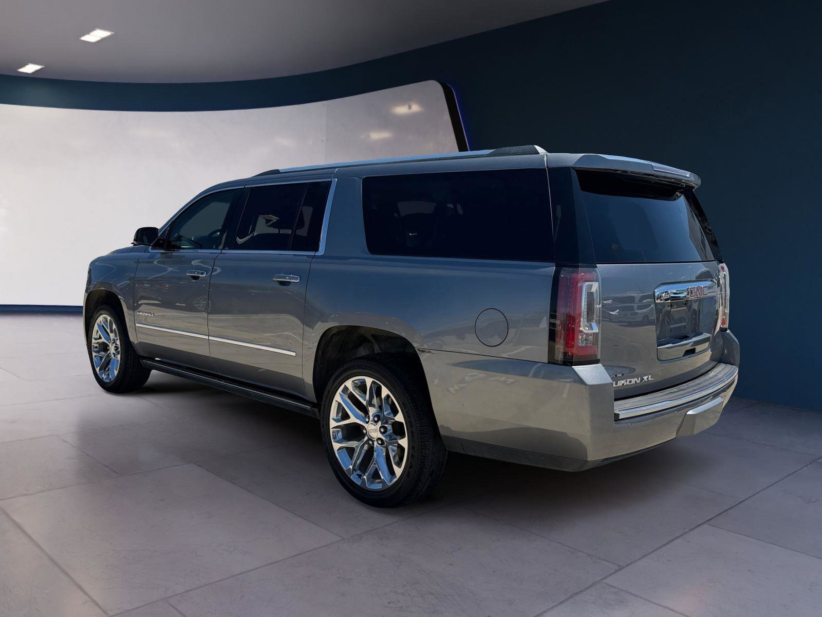 Used 2019 GMC Yukon XL Denali w/ Denali Ultimate Package image 3