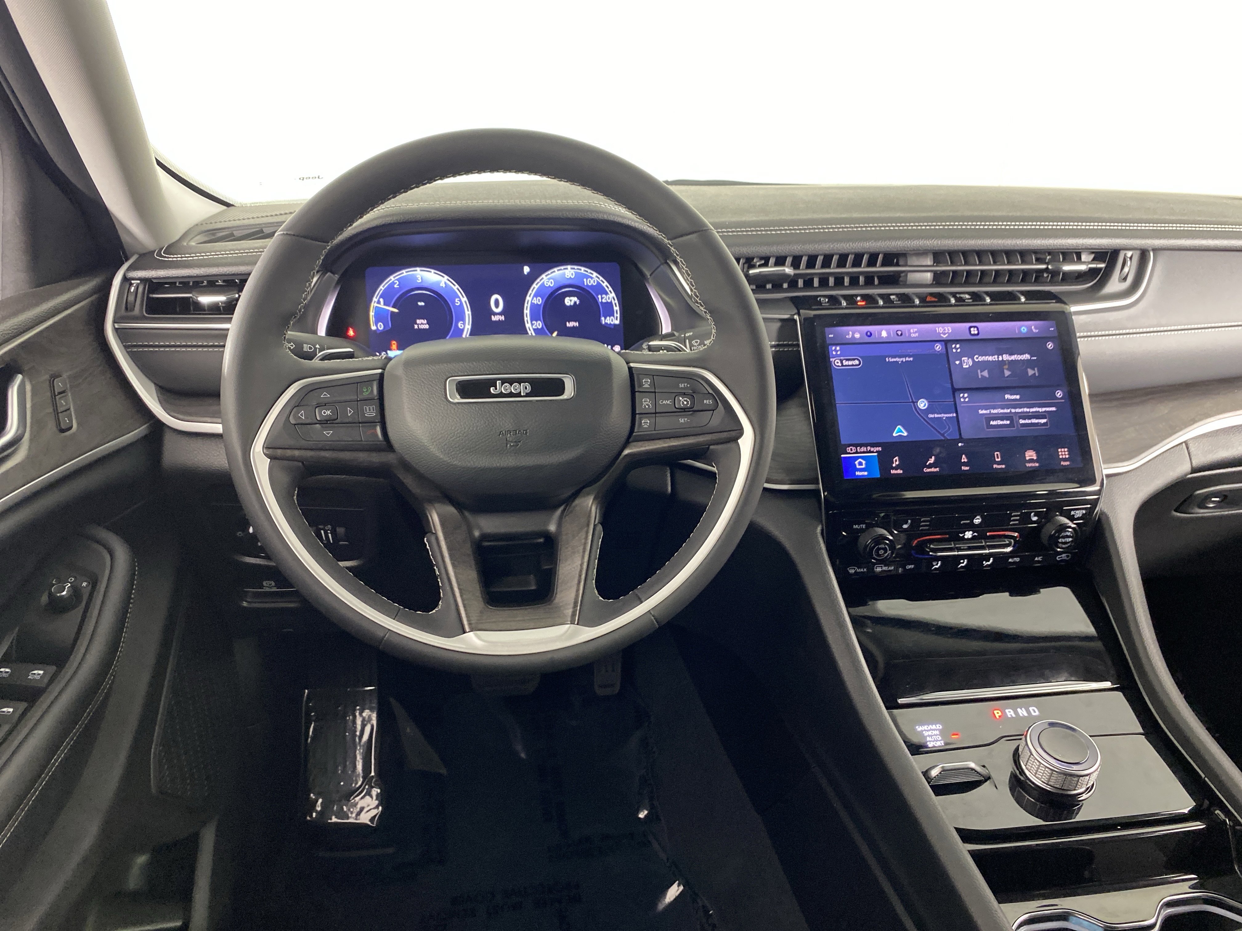 Used 2023 Jeep Grand Cherokee Limited AWD/4WD image 41