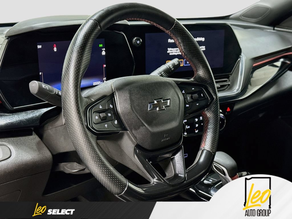 Used 2024 Chevrolet Trax RS FWD image 14