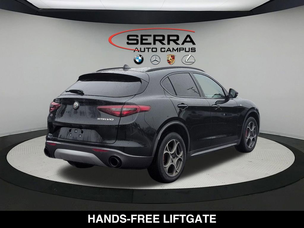 Used 2023 Alfa Romeo Stelvio Ti AWD/4WD image 13