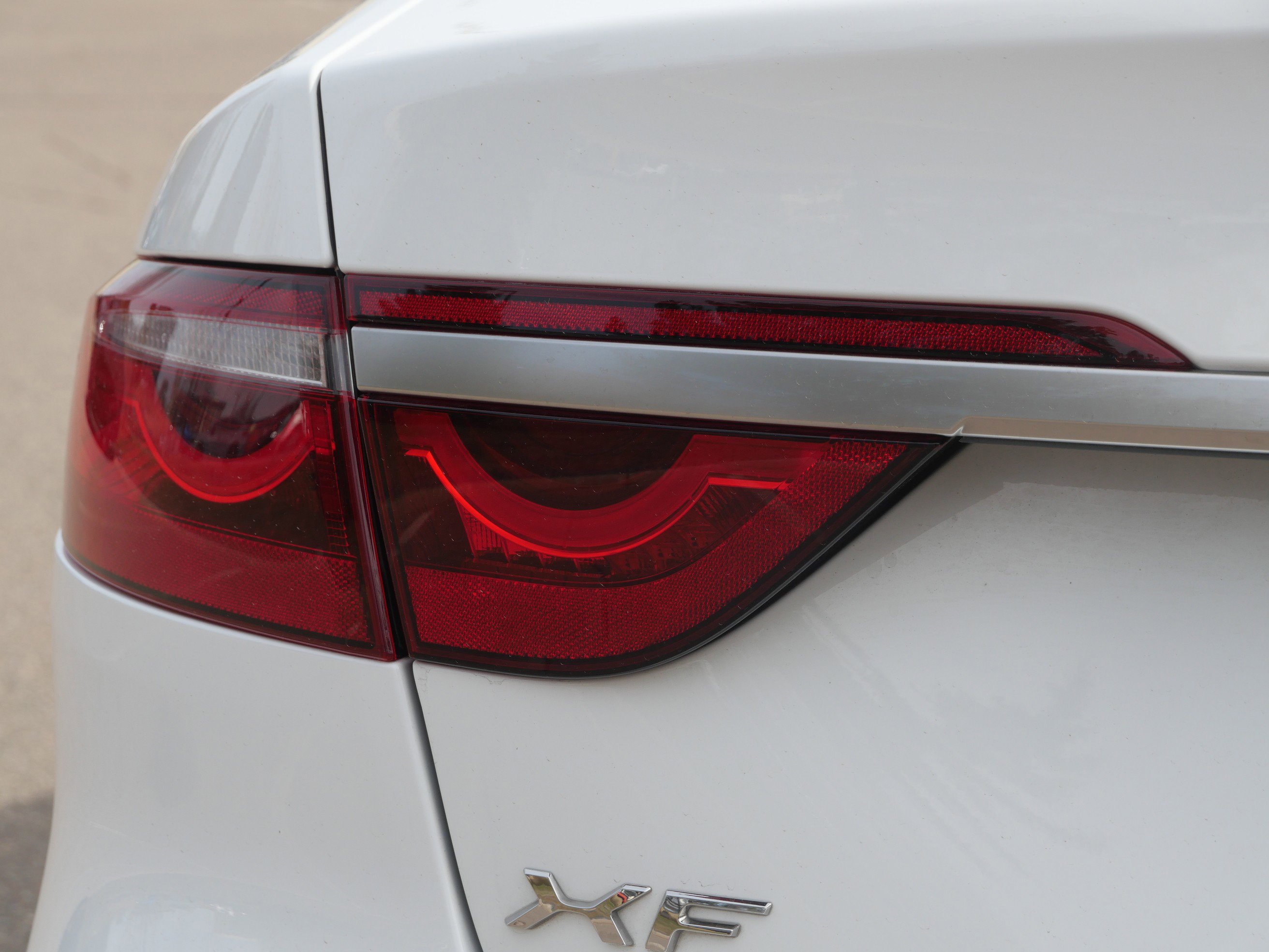 Certified 2021 Jaguar XF SE image 11