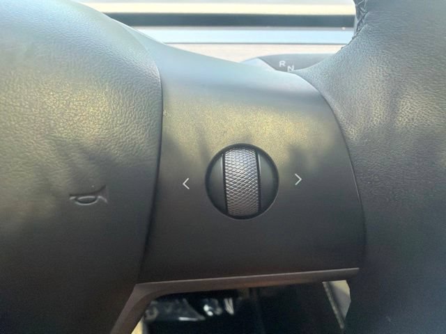 Used 2023 Tesla Model Y Long Range AWD/4WD image 19
