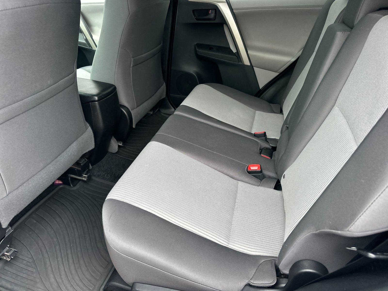 Used 2013 Toyota RAV4 LE AWD/4WD image 11