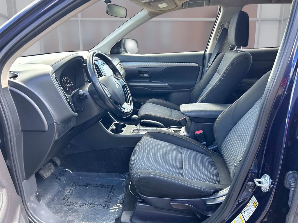 Used 2016 Mitsubishi Outlander AWD image 13