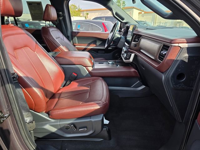 Used 2024 Ford Expedition Limited image 10
