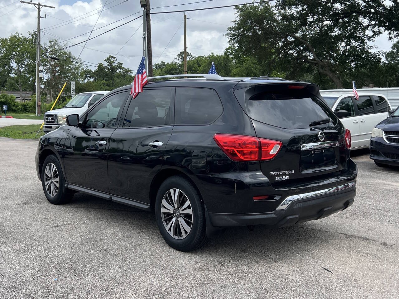 Used 2017 Nissan Pathfinder S FWD image 8