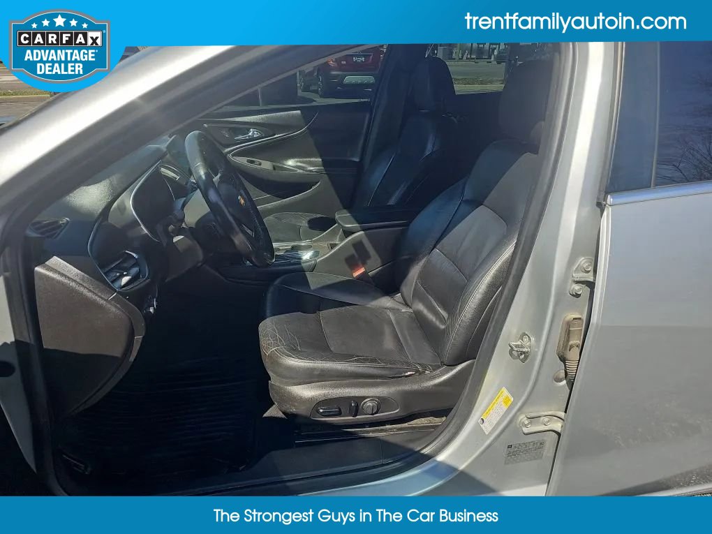 Used 2017 Chevrolet Malibu LT w/ Leather Package image 15