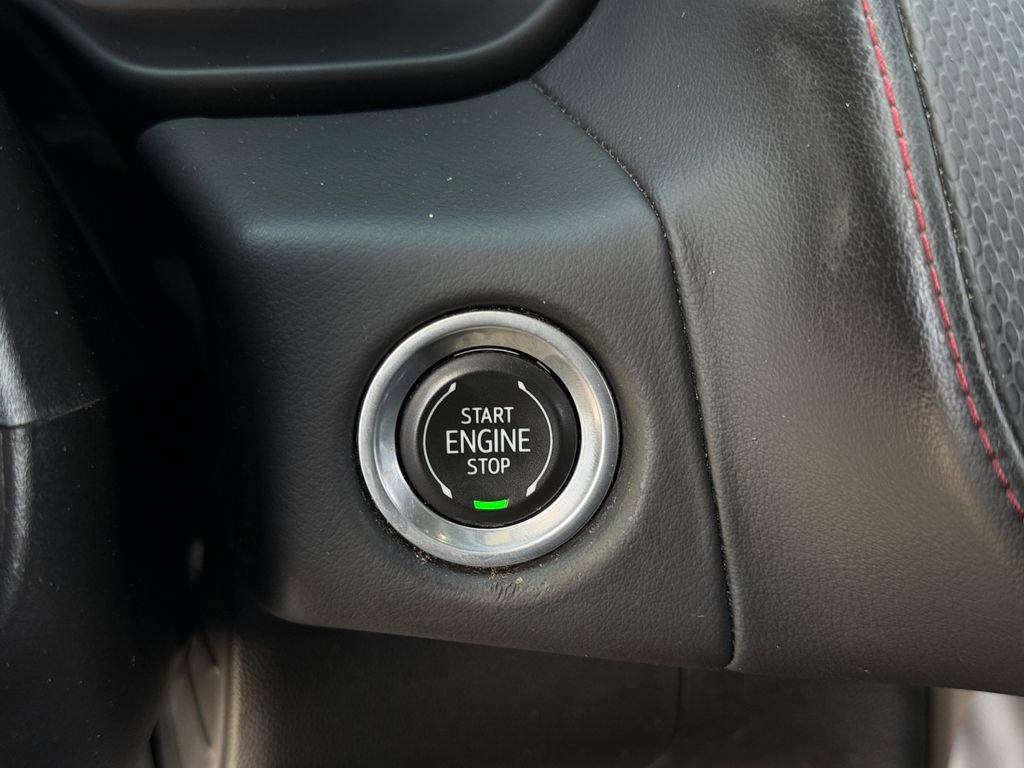 Used 2023 Chevrolet Suburban RST AWD/4WD image 32
