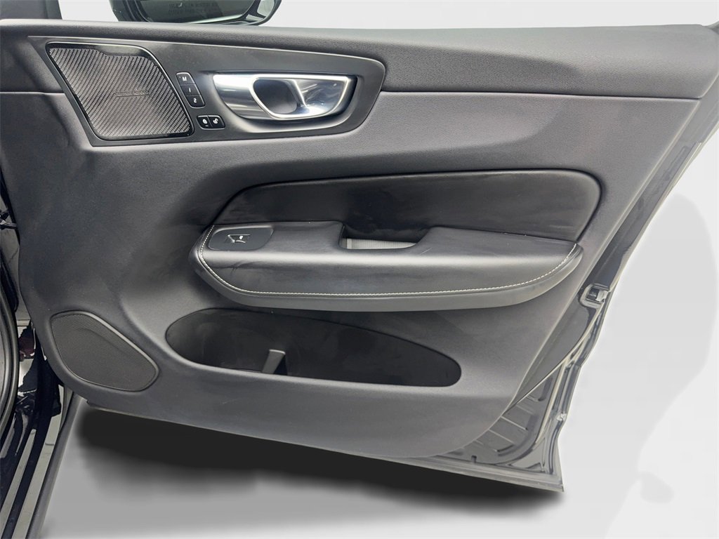 Used 2022 Volvo XC60 B5 Inscription w/ Protection Package Premier image 48