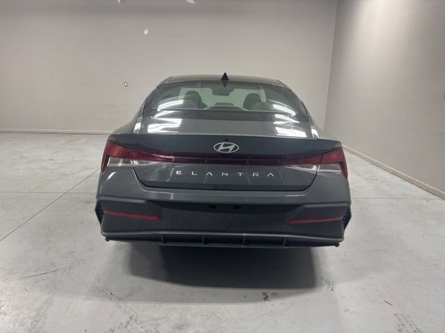 Used 2024 Hyundai Elantra SEL image 7