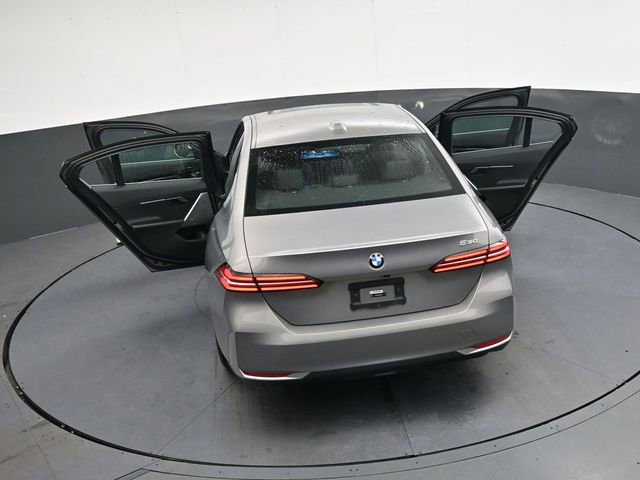 Used 2024 BMW 530i 530i w/ Premium Package image 39