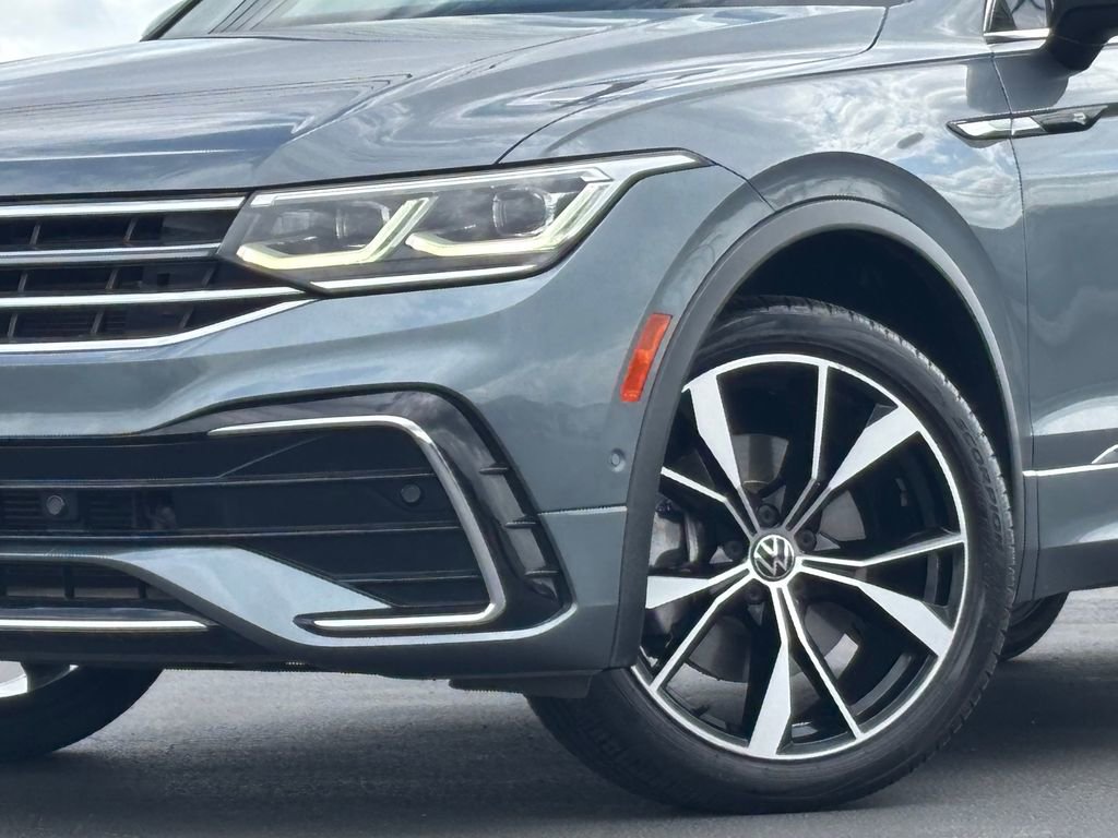 Used 2022 Volkswagen Tiguan SEL R-Line image 2