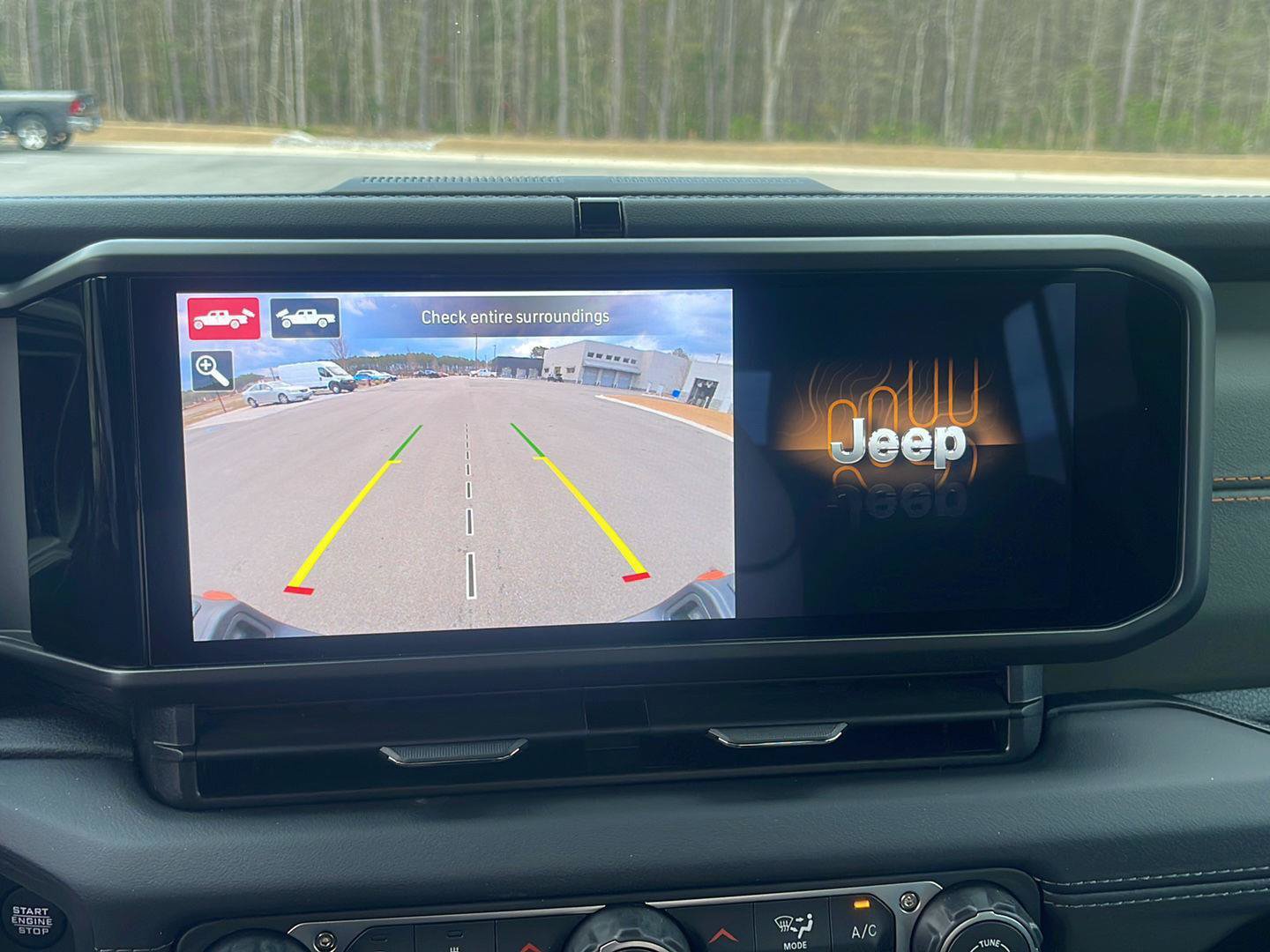 New 2026 Jeep Gladiator Mojave w/ Steel Bumper Group AWD/4WD image 19