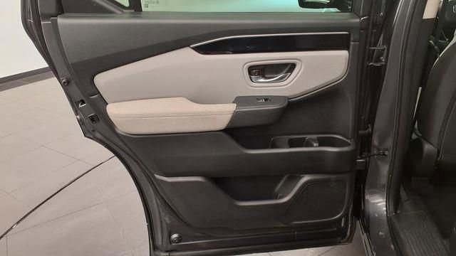 Used 2023 Honda Pilot LX image 17