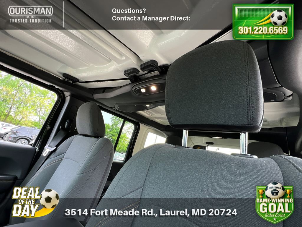 Used 2024 Jeep Wrangler Unlimited Sahara AWD/4WD image 18