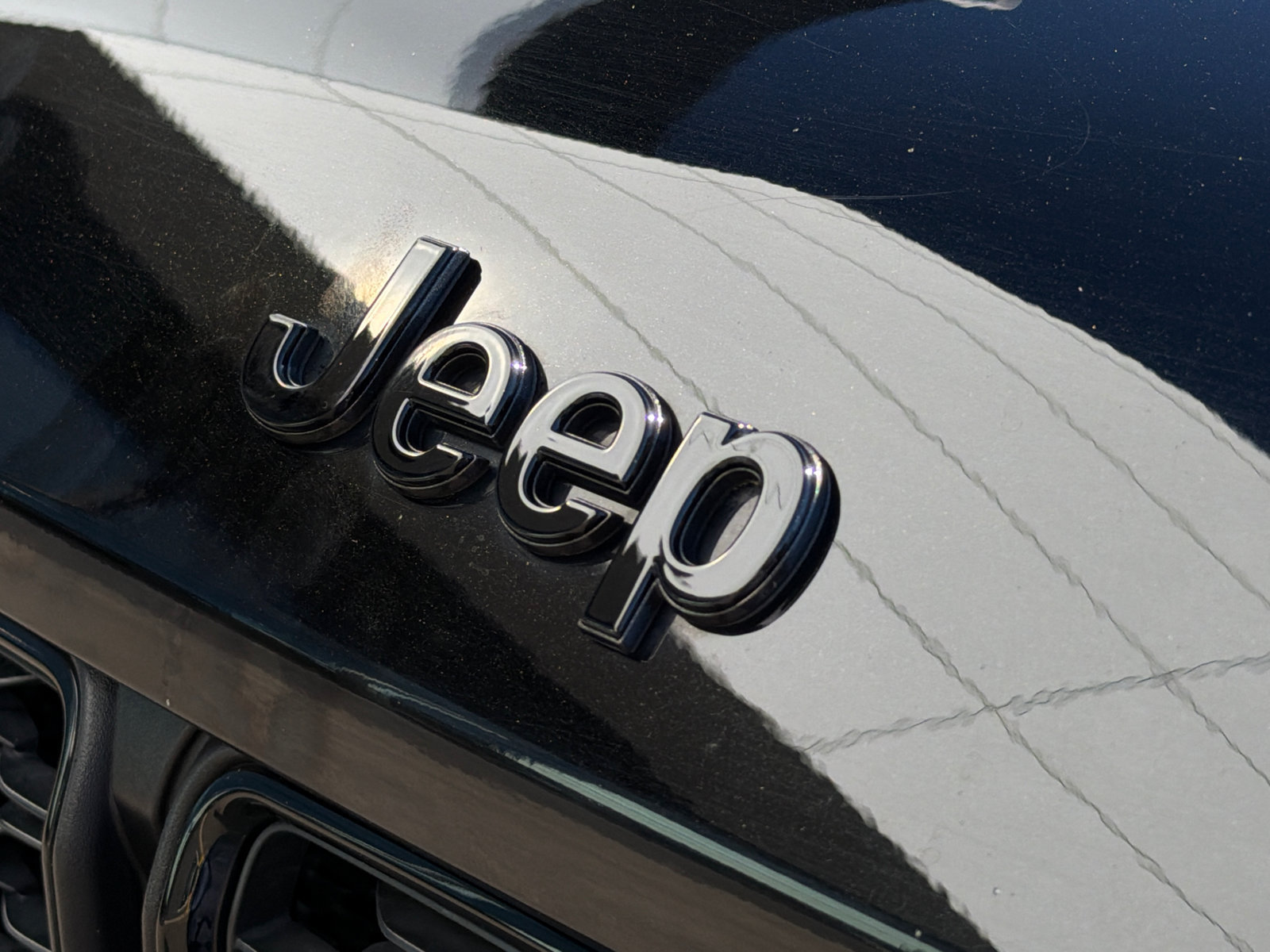Used 2024 Jeep Grand Cherokee L Altitude AWD/4WD image 9