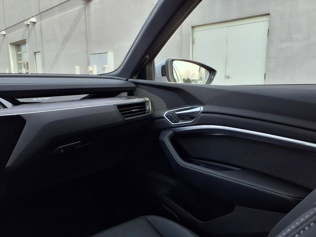 Certified 2023 Audi e-tron Premium Plus w/ Premium Plus Package image 10